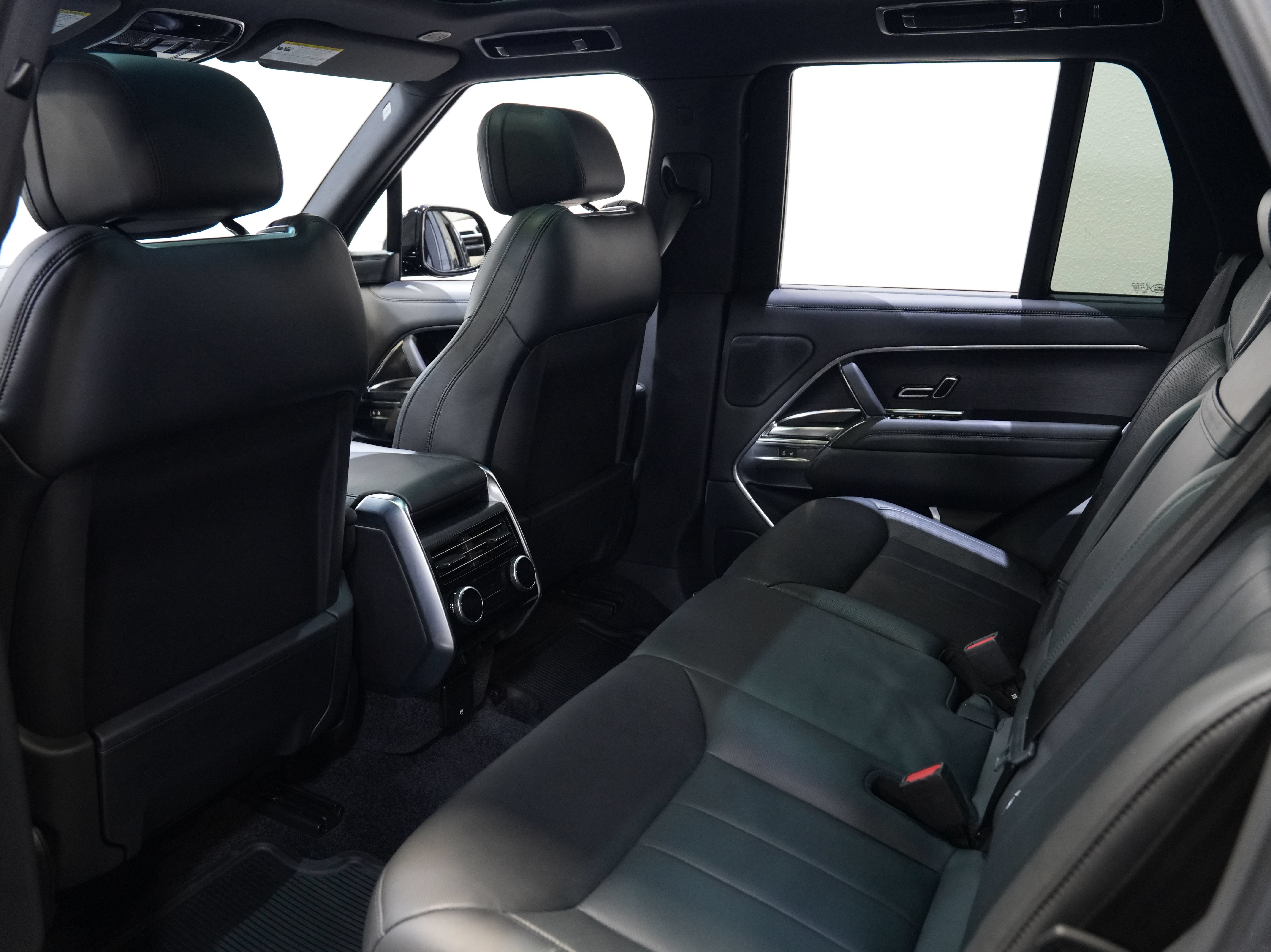 Used 2023 Land Rover Range Rover SE AWD/4WD image 35