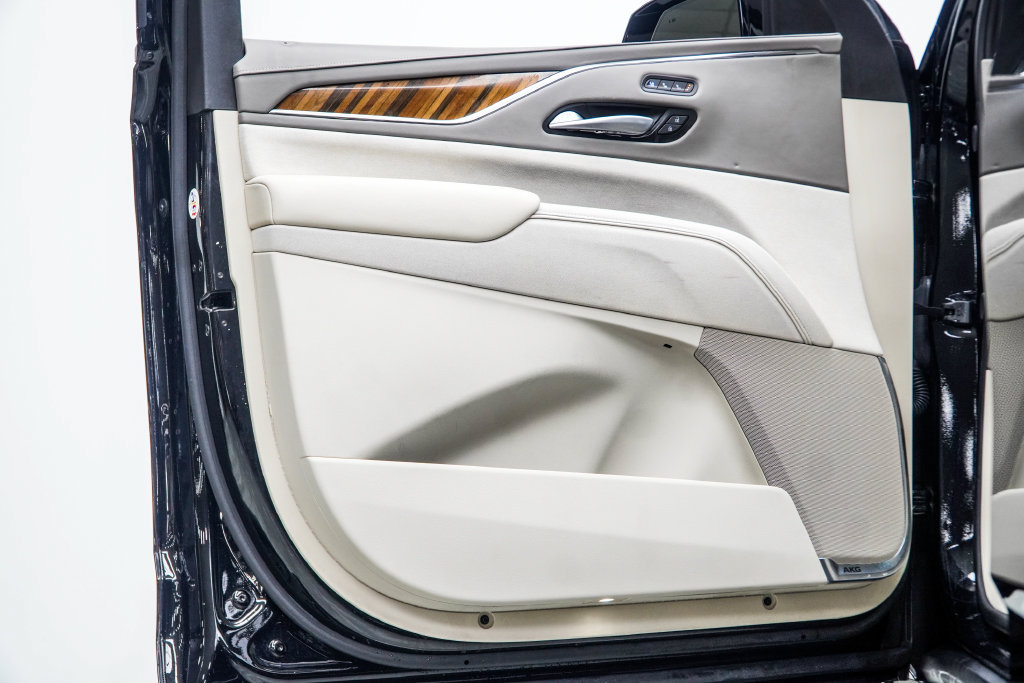 Used 2024 Cadillac Escalade Premium Luxury Platinum RWD image 50