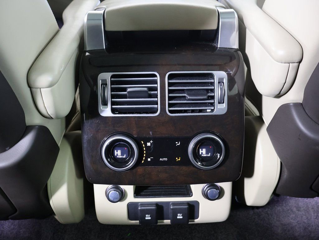 Used 2020 Land Rover Range Rover HSE image 25