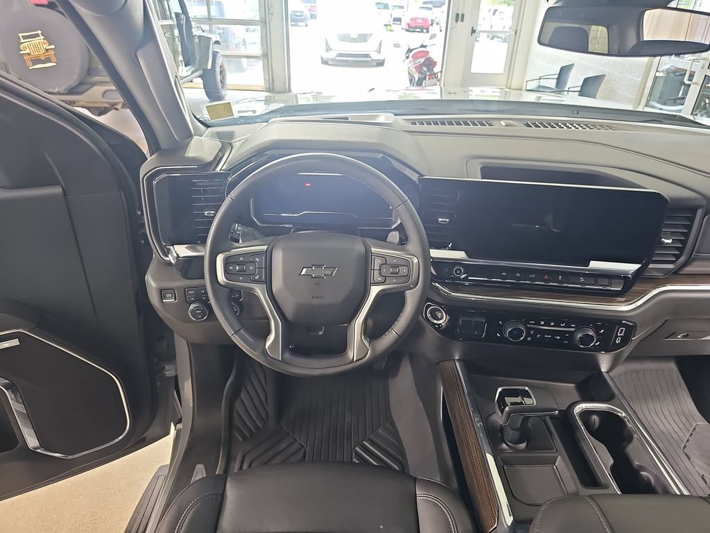Certified 2024 Chevrolet Silverado 1500 RST AWD/4WD image 19