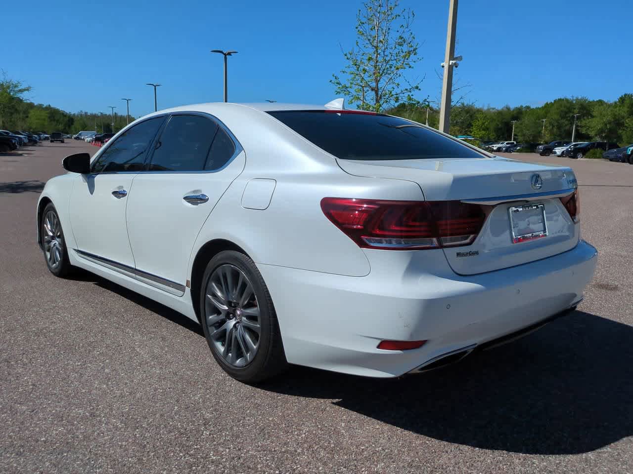 Used 2014 Lexus LS 460 w/ Comfort Package RWD image 4