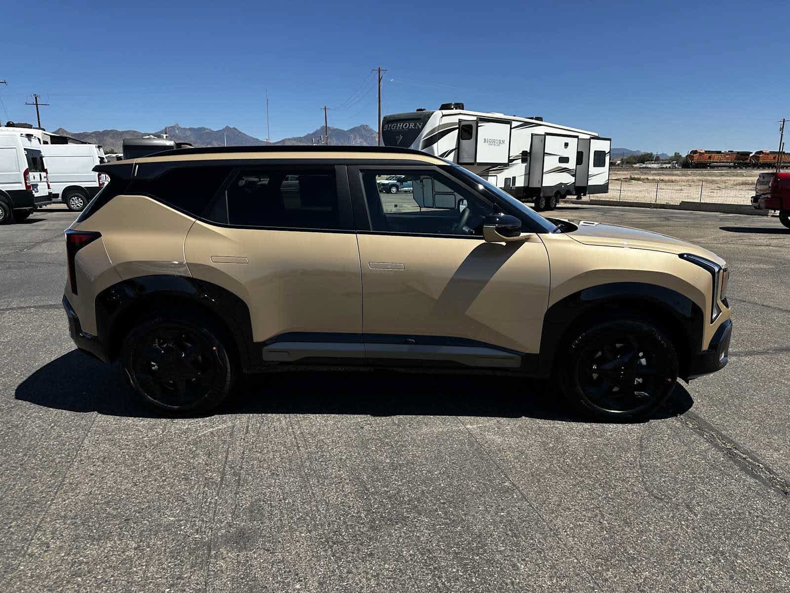 New 2027 Kia Seltos X-Line S w/ X-Line S Premium Package AWD/4WD image 2