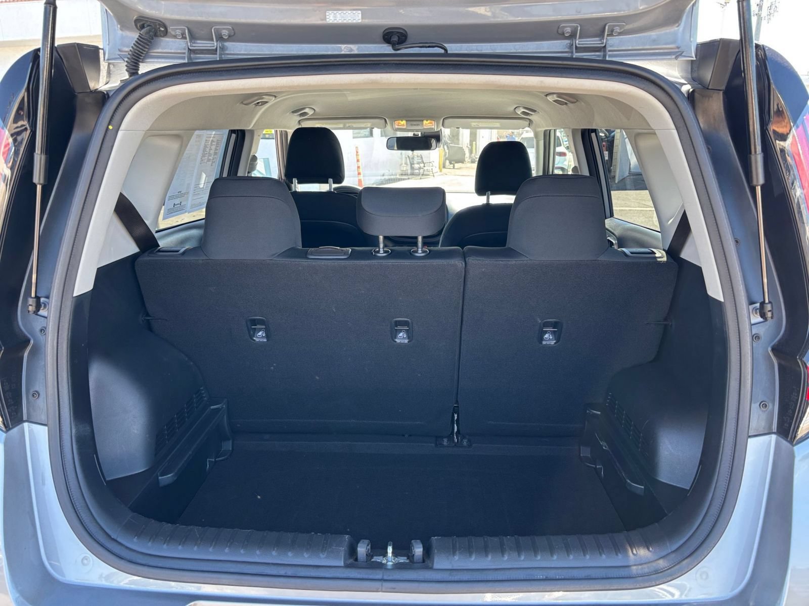 Used 2025 Kia Soul LX w/ LX Technology Package FWD image 30