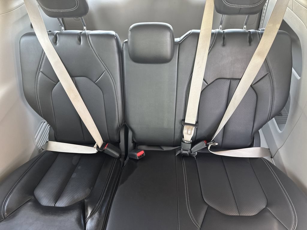 Used 2024 Chrysler Pacifica Touring-L FWD image 20