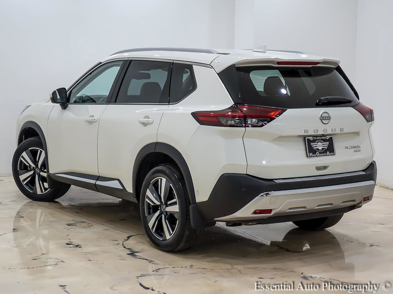 Used 2022 Nissan Rogue Platinum w/ Head-Up Display Package AWD/4WD image 10