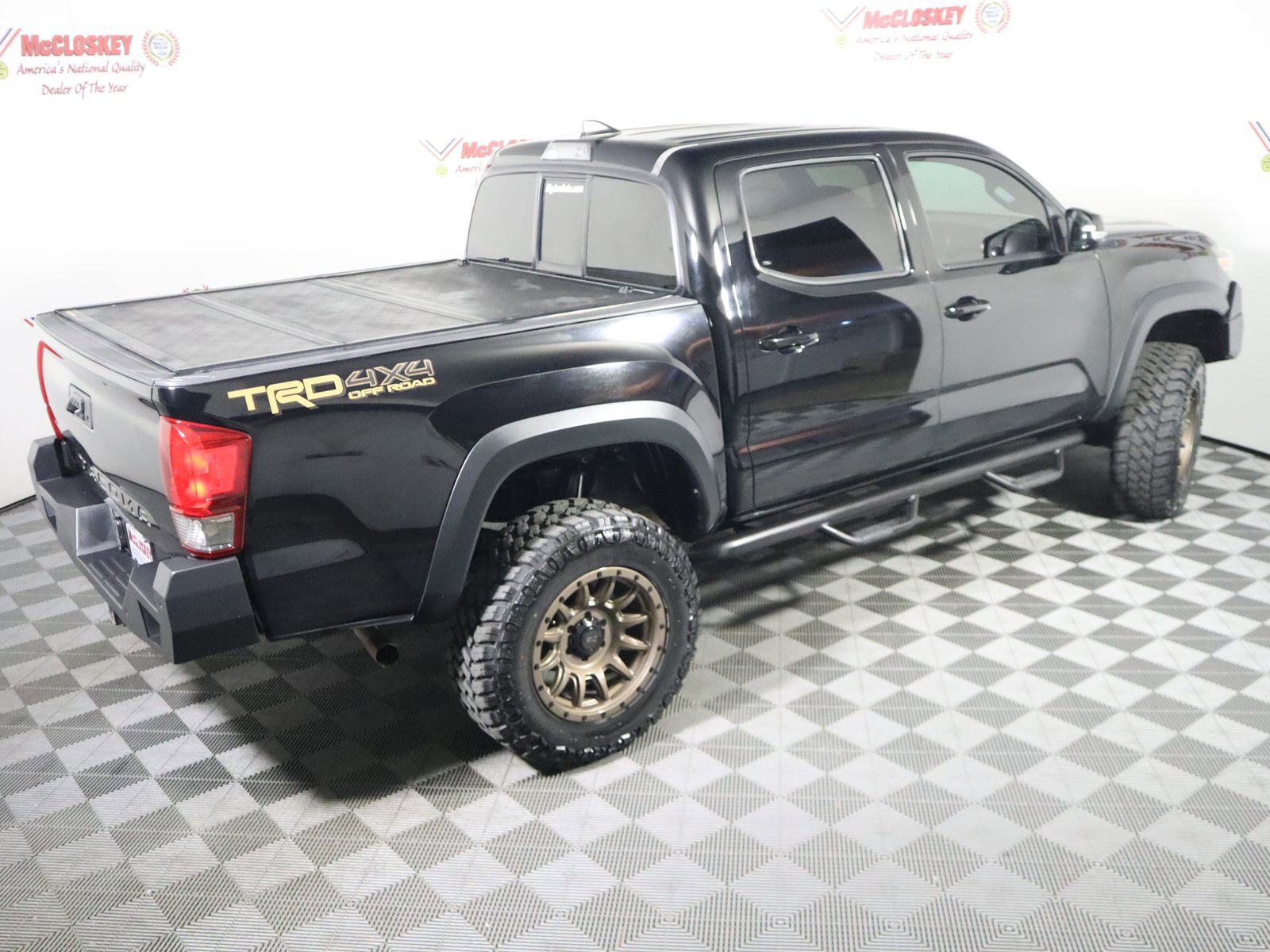 Used 2016 Toyota Tacoma TRD Off-Road w/ Towing Package AWD/4WD image 4