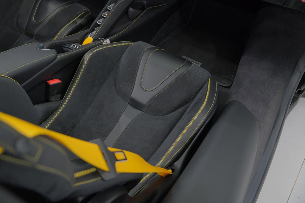 Used 2023 McLaren 720S Luxury image 38