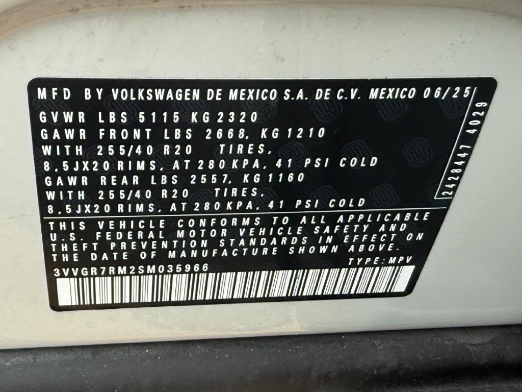Used 2025 Volkswagen Tiguan SE R-Line AWD/4WD image 23