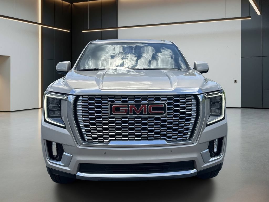 Used 2021 GMC Yukon XL Denali w/ Denali Ultimate Package RWD image 9