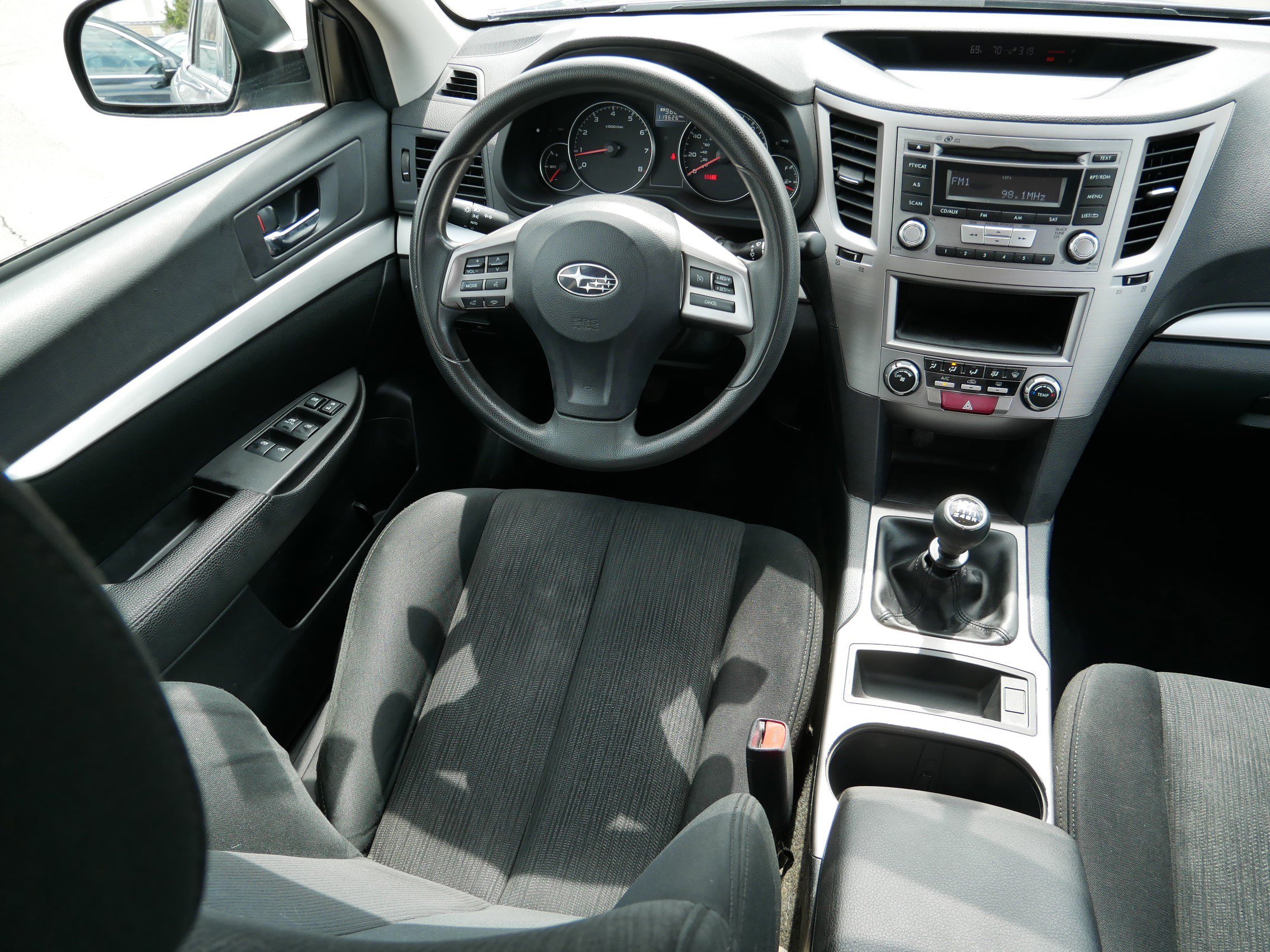 Used 2013 Subaru Outback 2.5i AWD/4WD image 9