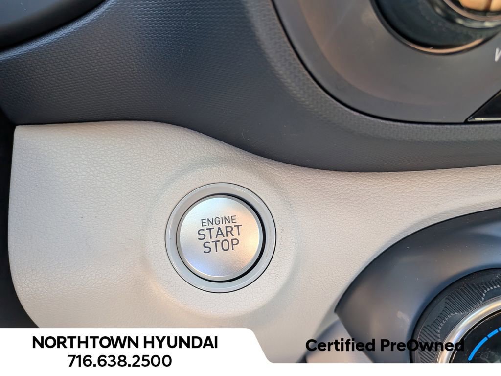Used 2023 Hyundai Venue Limited FWD image 20