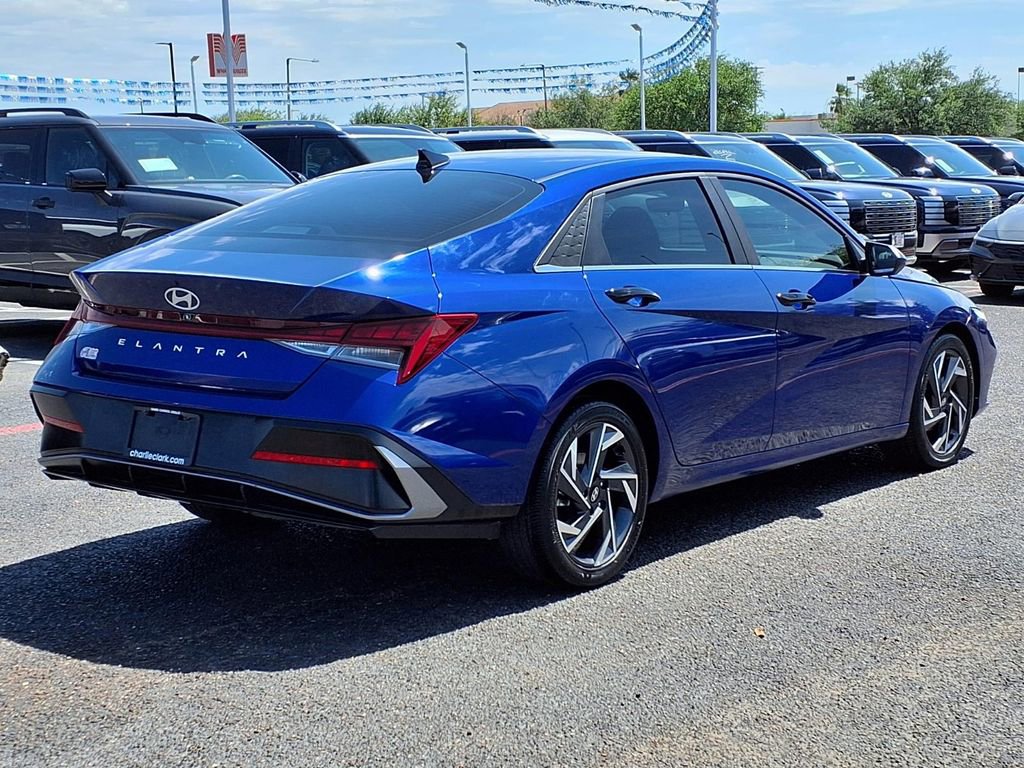 Used 2024 Hyundai Elantra SEL w/ Convenience Package image 5
