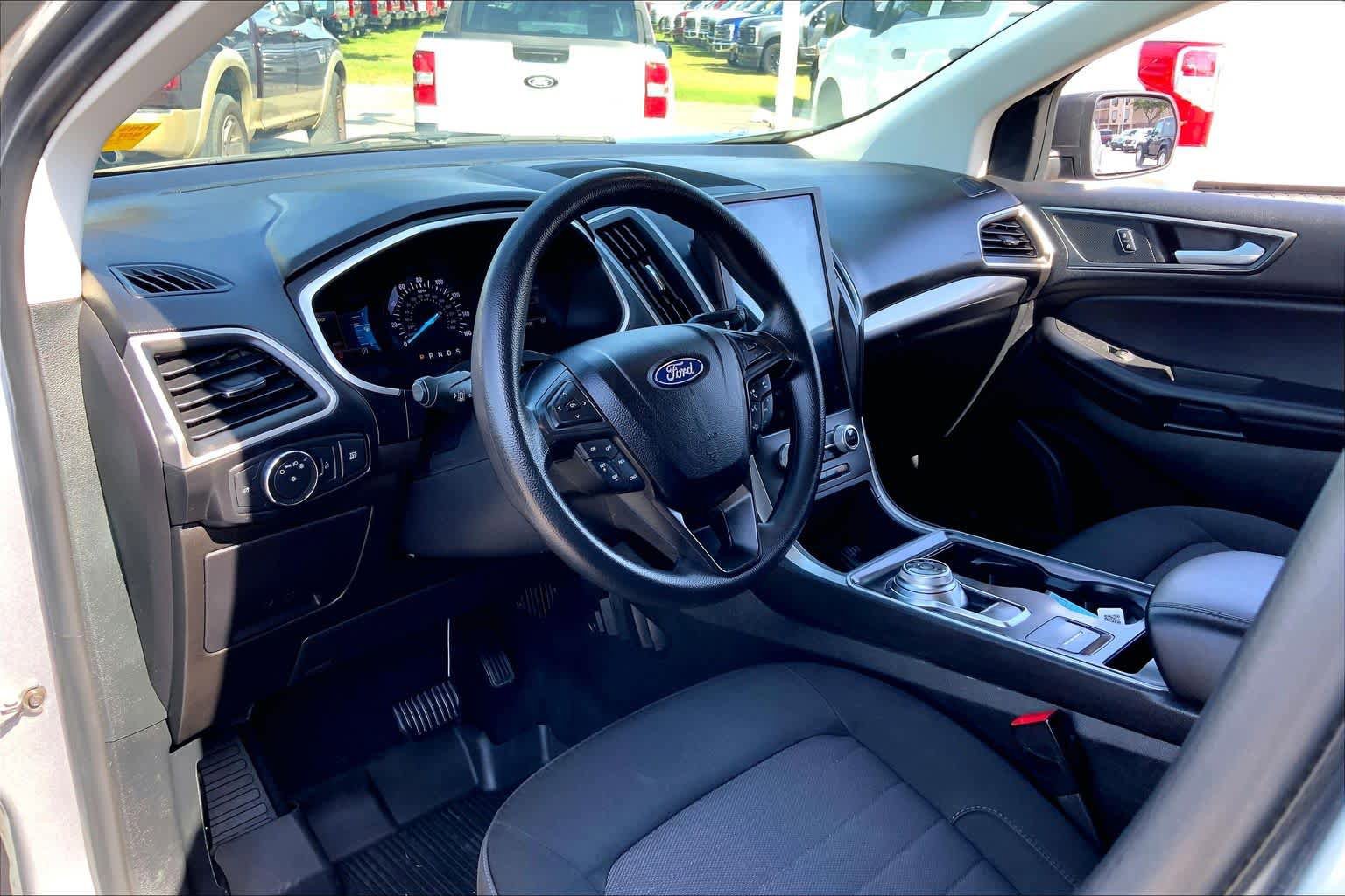 Used 2021 Ford Edge SE FWD image 15