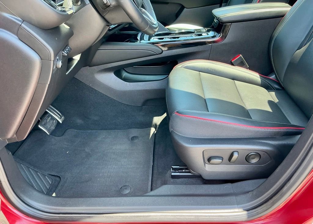 Used 2022 Buick Envision Essence w/ Technology Package II FWD image 45