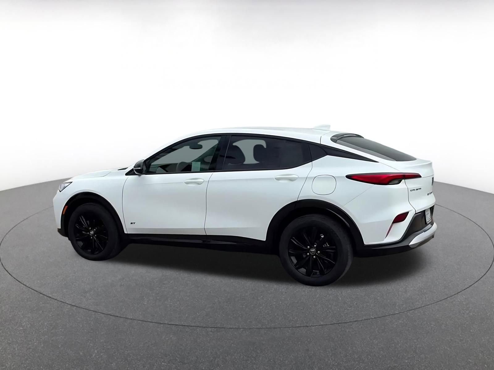 Used 2025 Buick Envista Sport Touring image 10