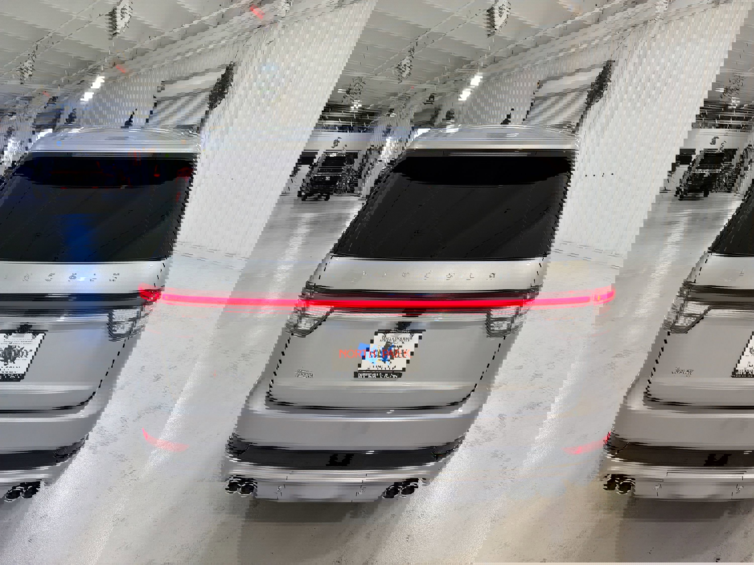 Used 2023 Lincoln Aviator Reserve w/ Equipment Group 201A image 28