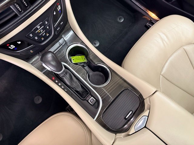 Used 2020 Buick Envision Essence w/ Experience Buick Package AWD/4WD image 31