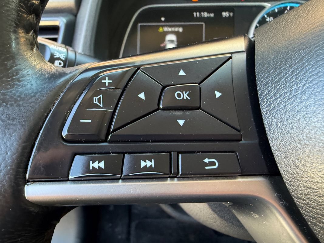 Used 2018 Nissan Leaf SL w/ SL Technology Package FWD image 25