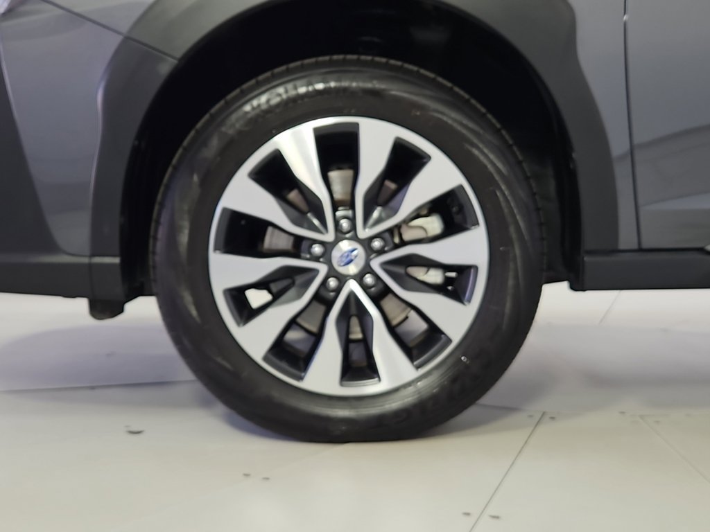 Certified 2025 Subaru Outback Touring XT AWD/4WD image 5