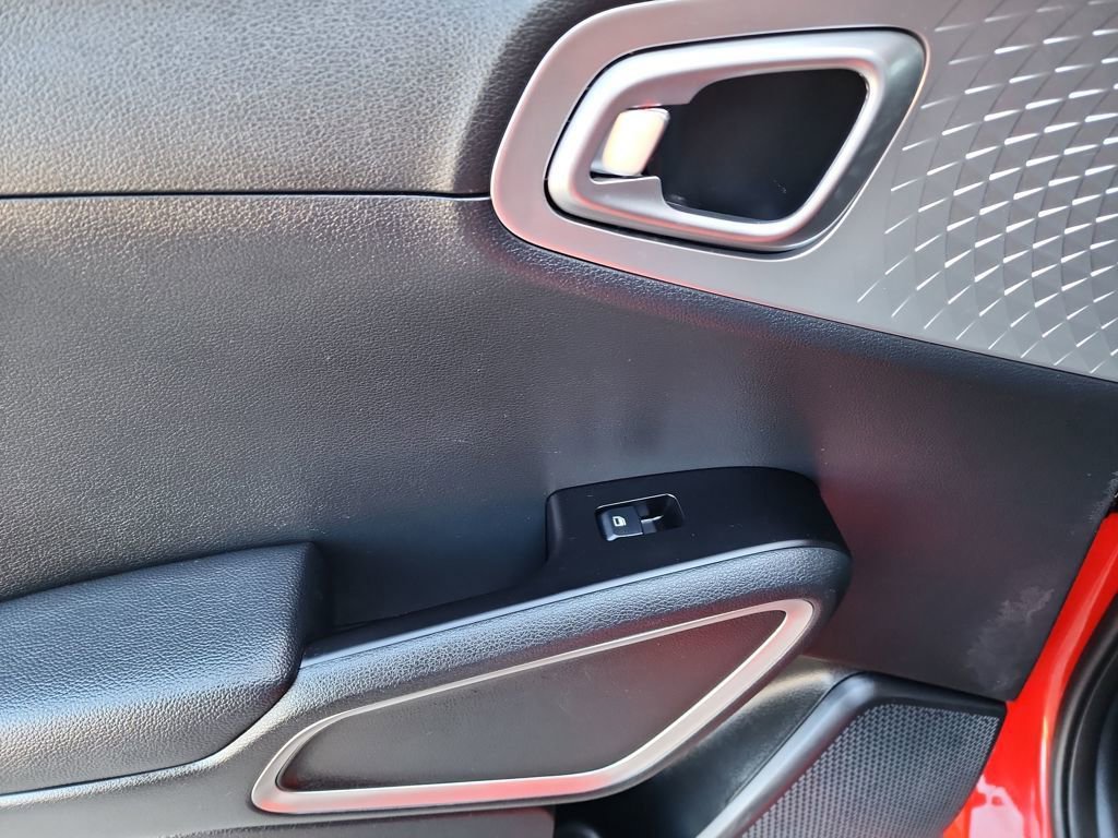 Used 2024 Kia Soul LX w/ Option Group 015 image 35