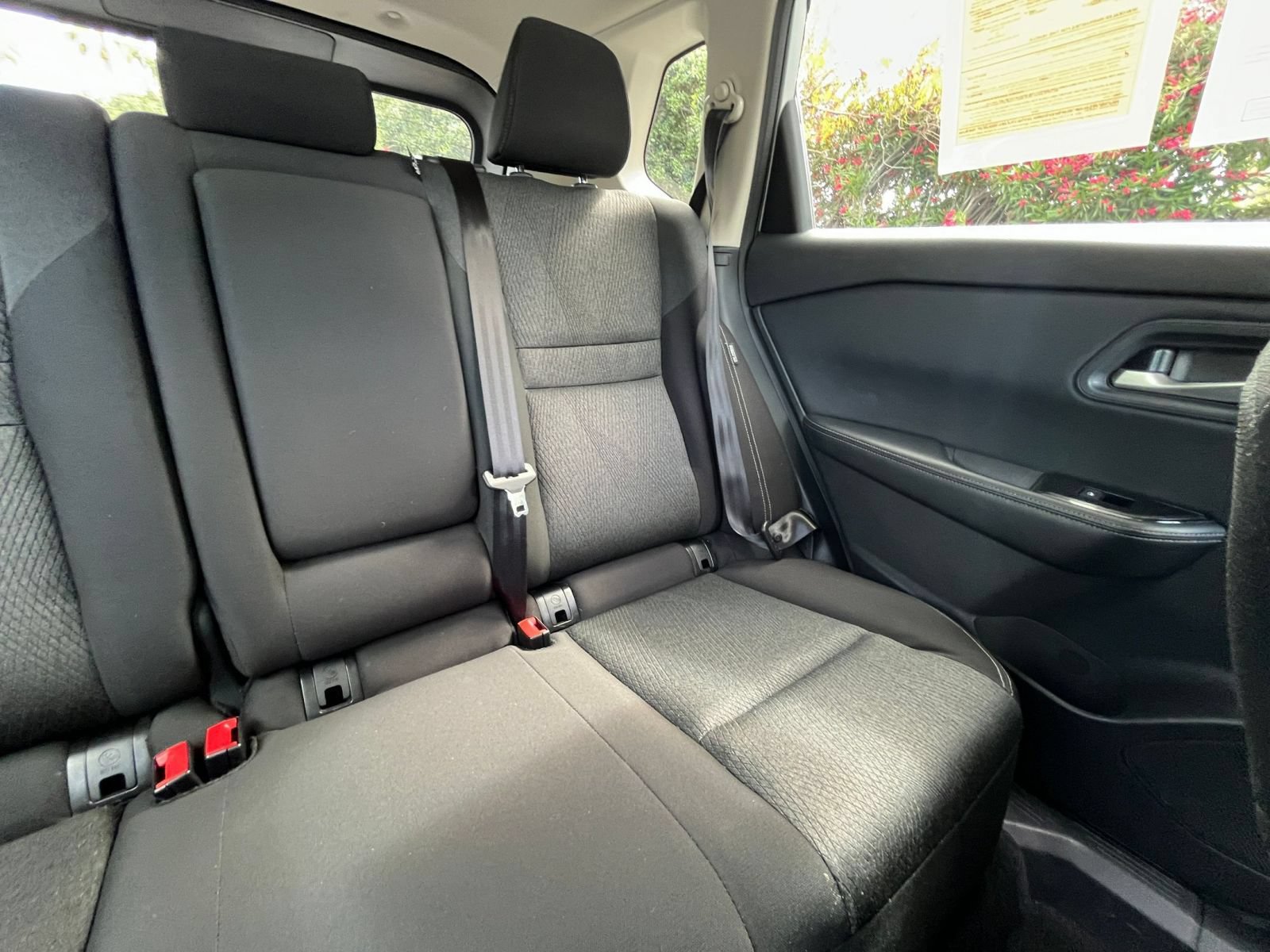 Used 2025 Nissan Rogue SV FWD image 38