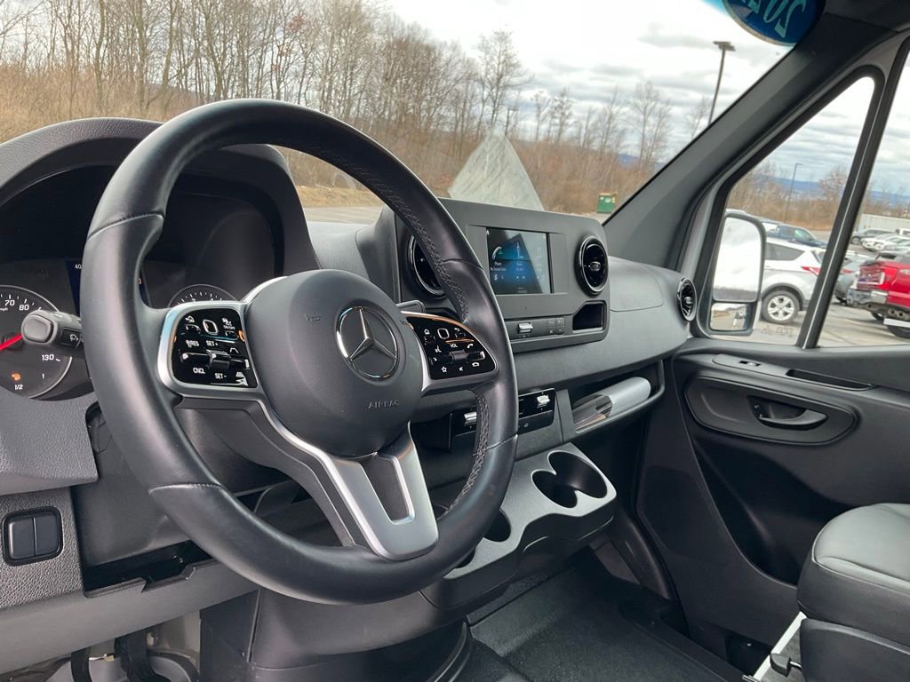 Used 2021 Mercedes-Benz Sprinter 144 Cargo image 17