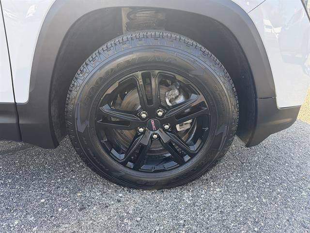 Used 2022 GMC Terrain AT4 w/ Infotainment Package II AWD/4WD image 8
