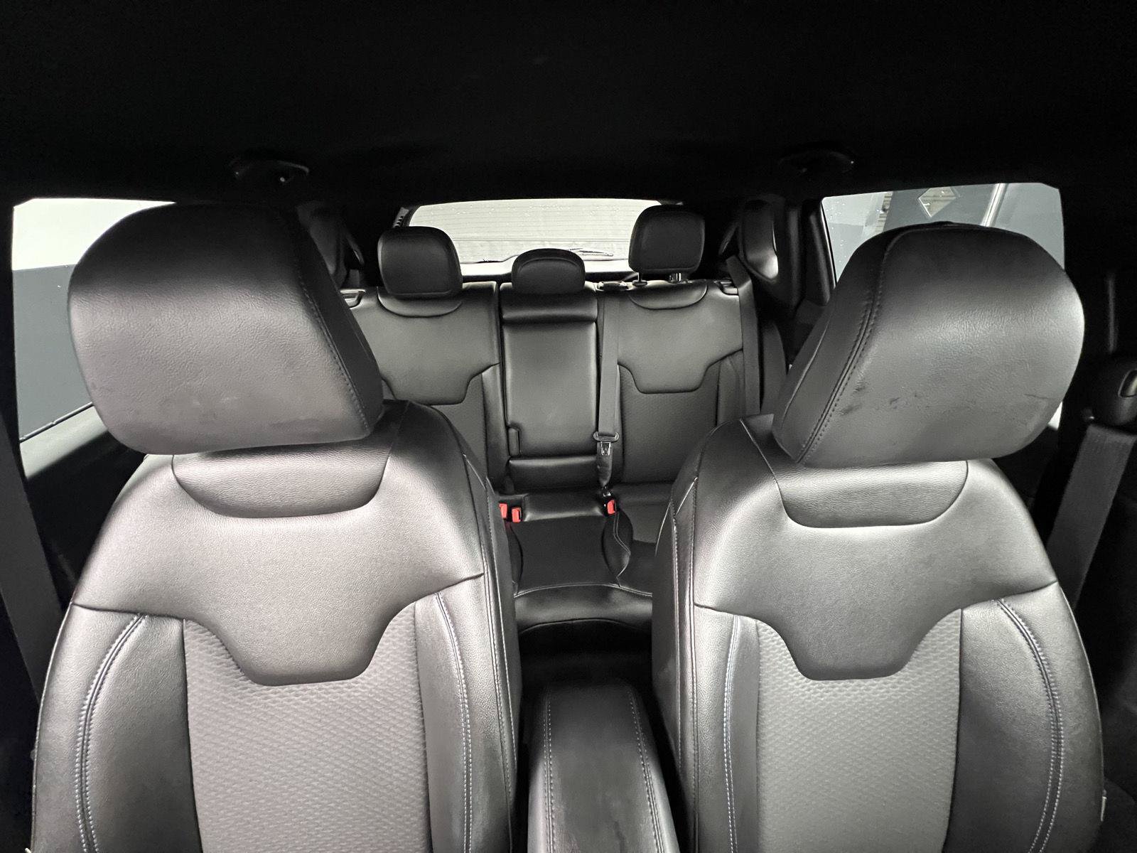 Used 2025 Jeep Compass Latitude AWD/4WD image 27