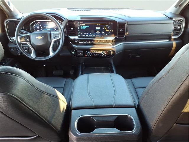 Used 2024 Chevrolet Silverado 2500 LTZ w/ LTZ Convenience Package image 12