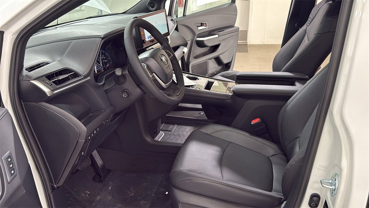 New 2026 Toyota Sienna Platinum image 12