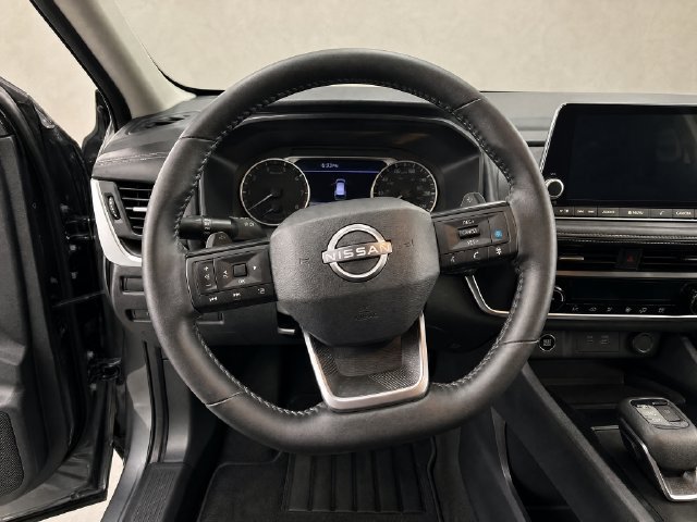 Used 2026 Nissan Rogue SV FWD image 17