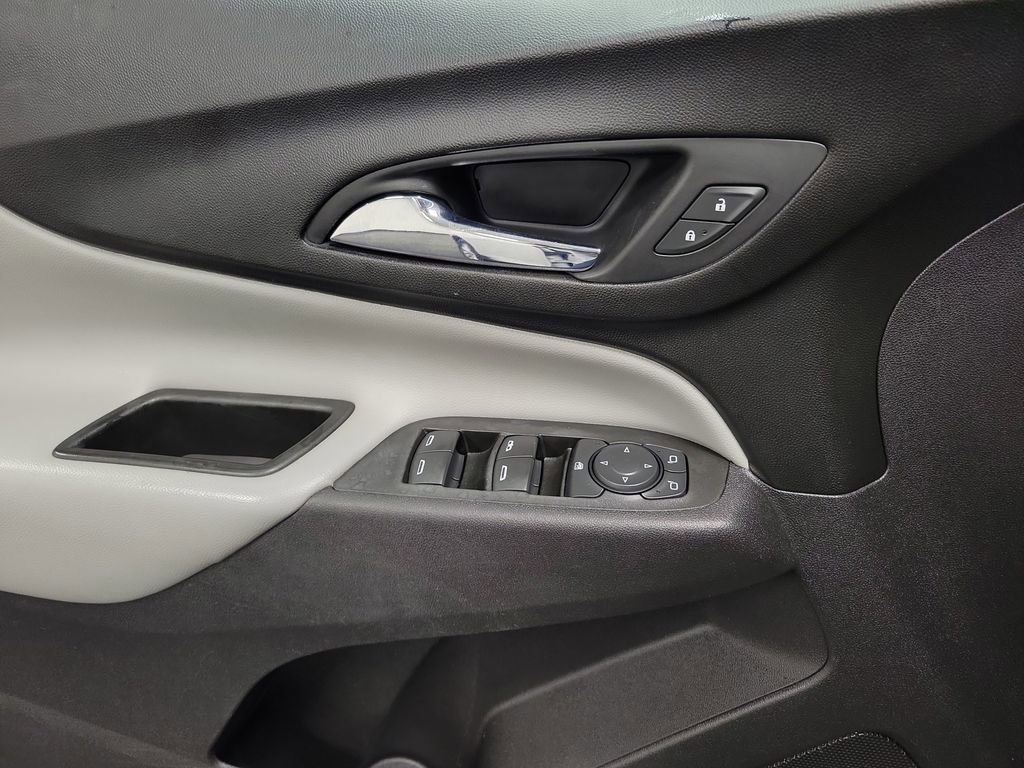 Used 2020 Chevrolet Equinox LS image 19