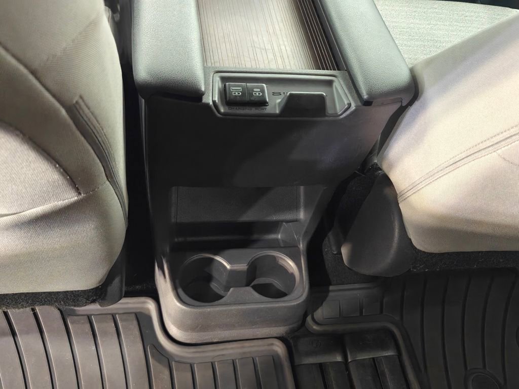 Used 2021 Toyota Sienna LE FWD image 28