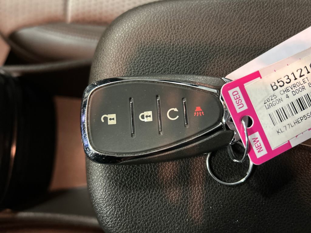 Used 2025 Chevrolet Trax LT w/ LT Convenience Package image 22