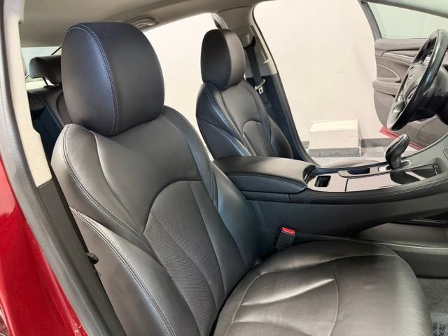 Used 2017 Buick LaCrosse Essence FWD image 23