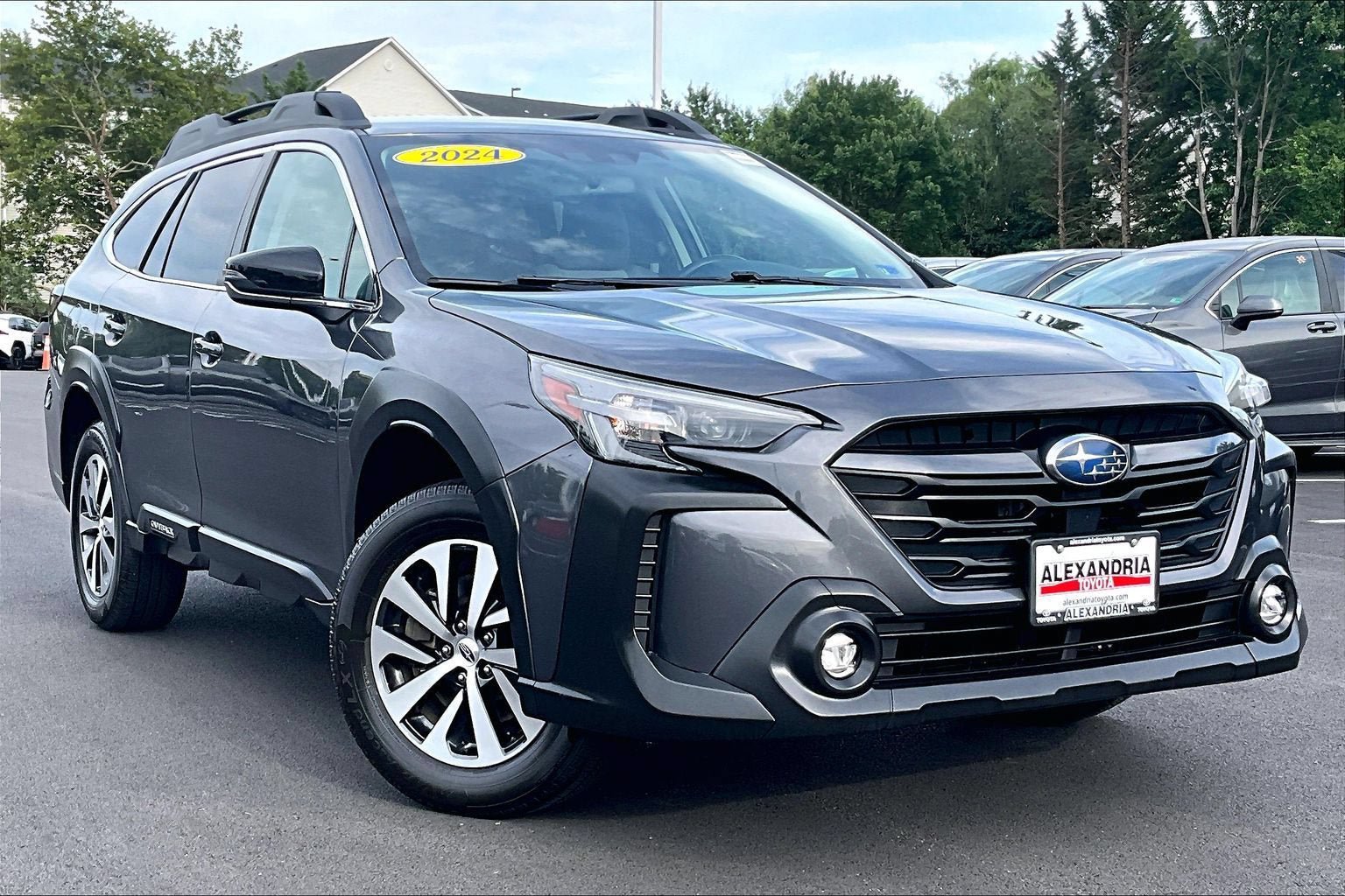 Used 2024 Subaru Outback Premium AWD/4WD image 2