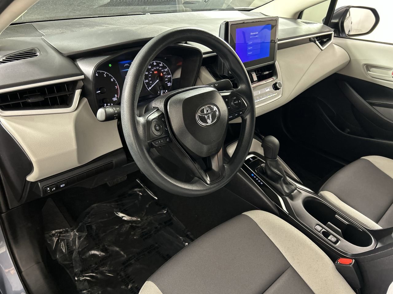 Used 2025 Toyota Corolla LE image 11