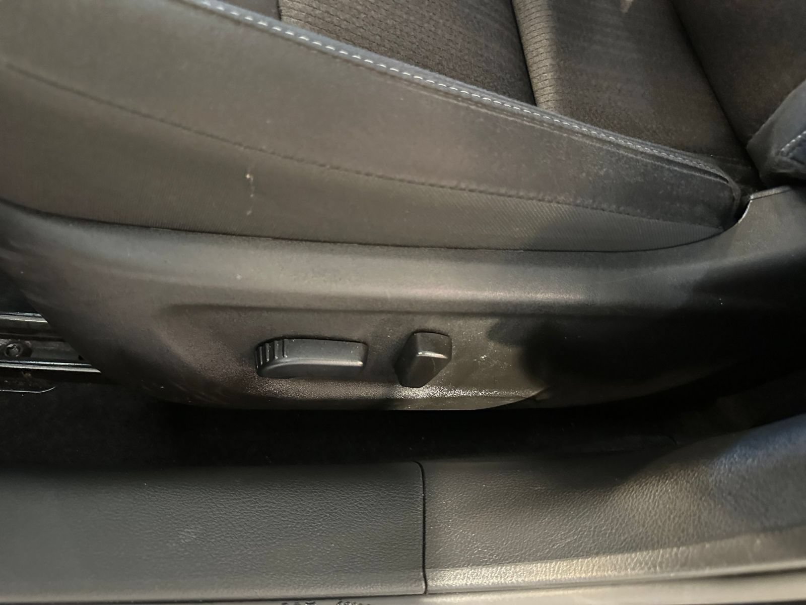 Used 2025 Nissan Altima 2.5 SV FWD image 22