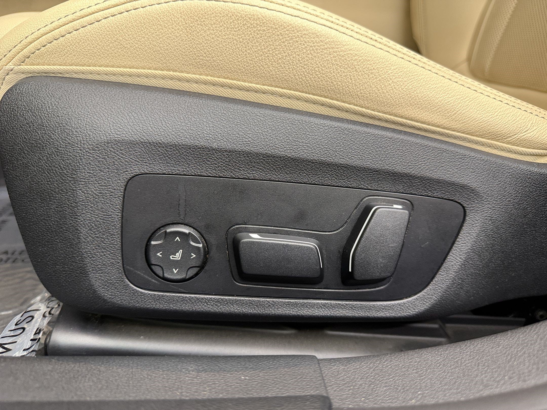 Certified 2025 BMW i4 eDrive40 w/ M Sport Package RWD image 16