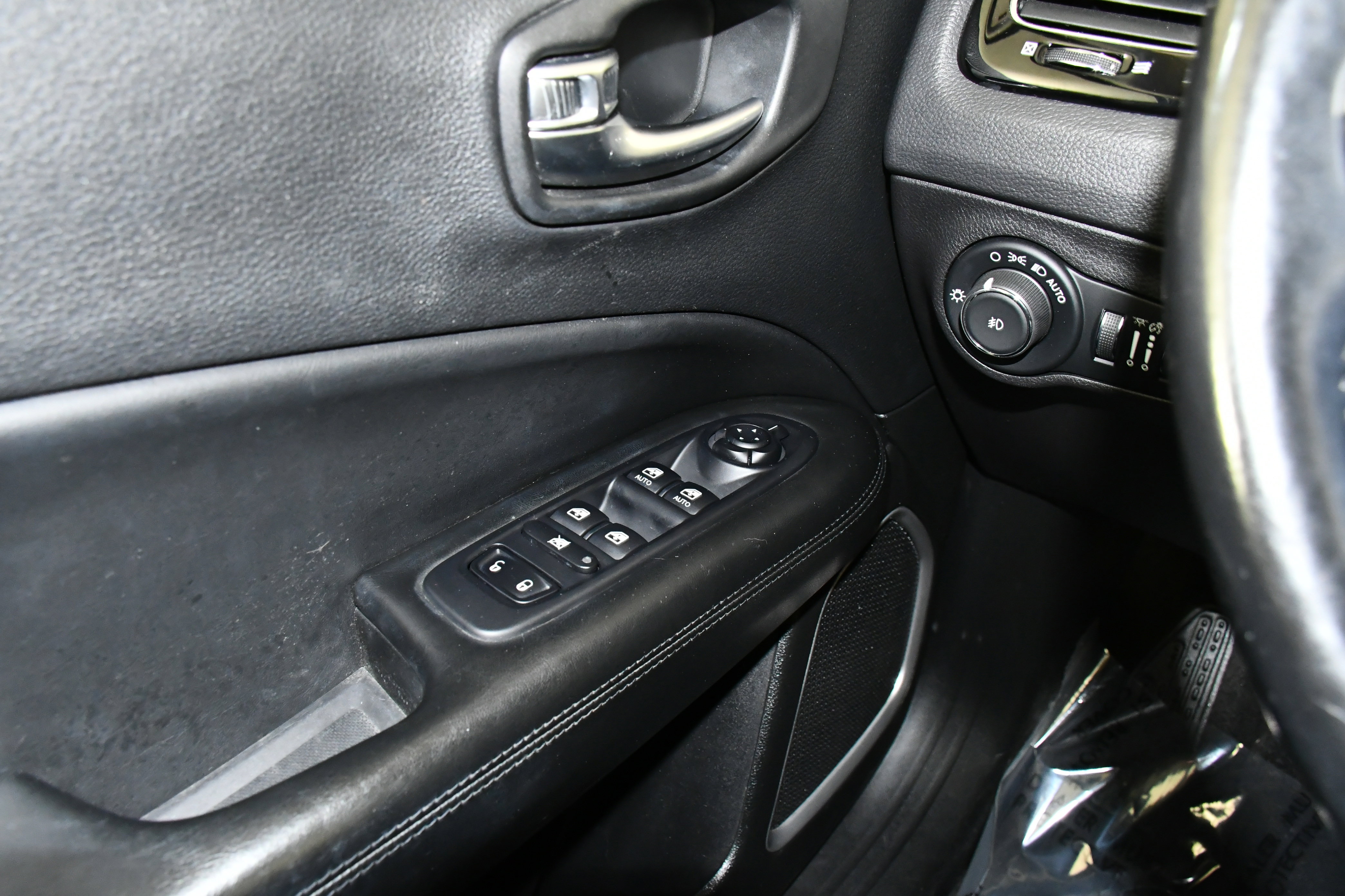 Used 2020 Jeep Compass Altitude image 33