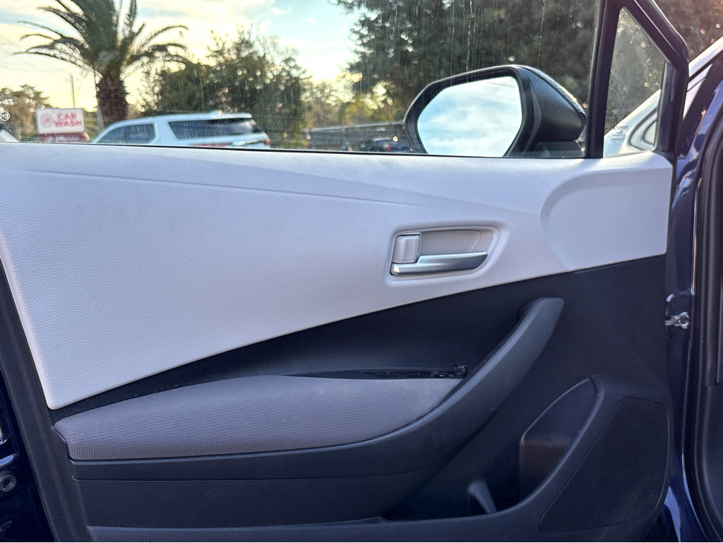 Used 2020 Toyota Corolla LE image 16