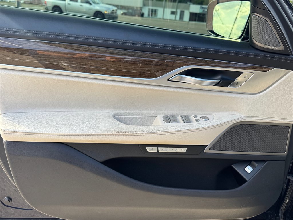 Used 2016 BMW 740i RWD image 13