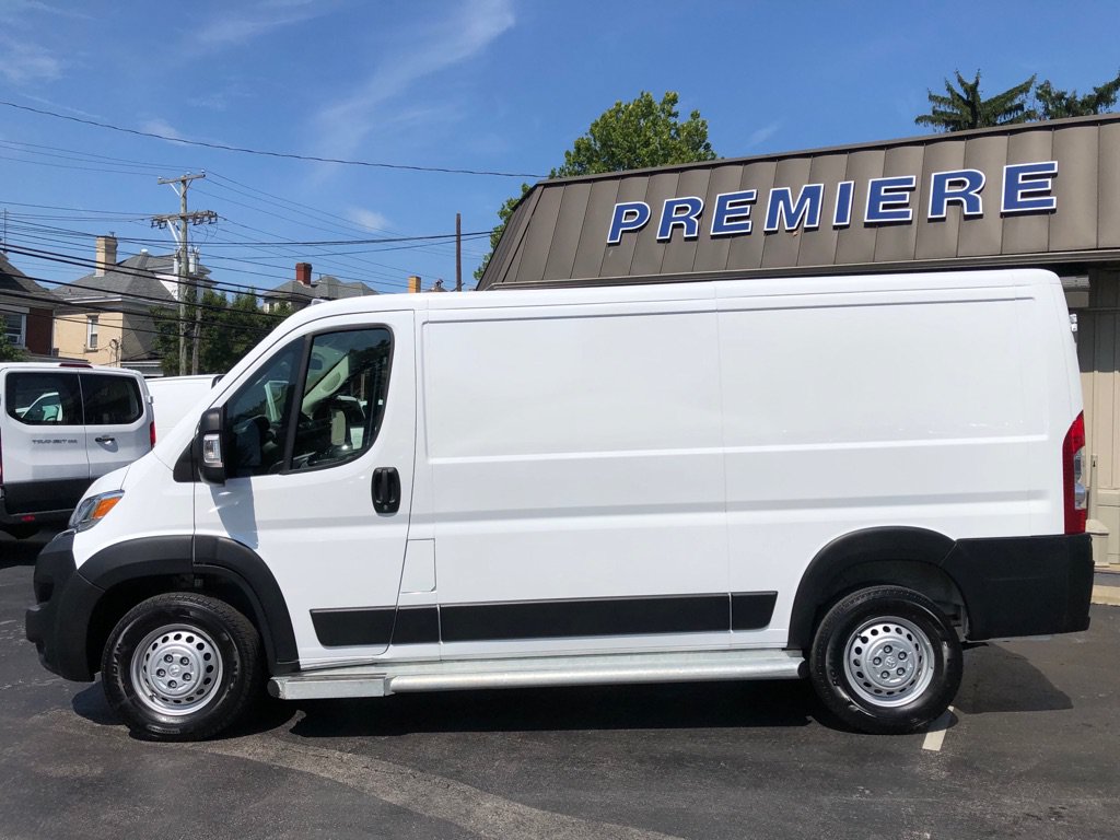 Used 2025 RAM ProMaster 2500 w/ U-Haul Equipment Group FWD image 3