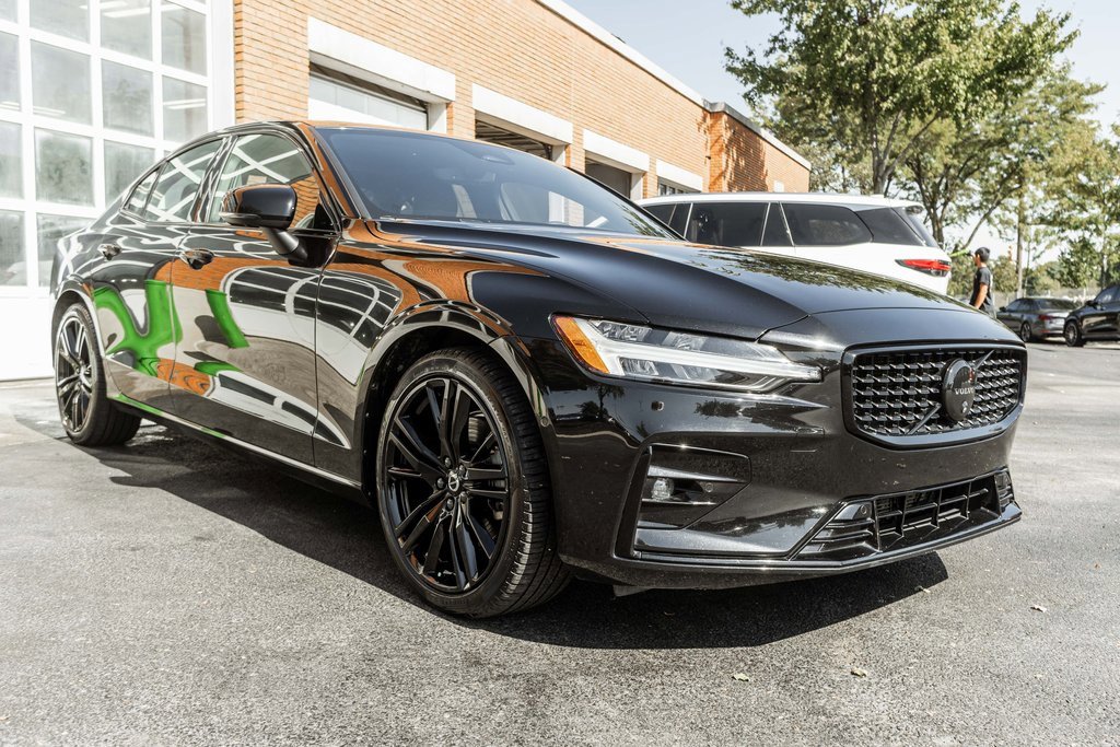 Used 2024 Volvo S60 B5 Plus image 3