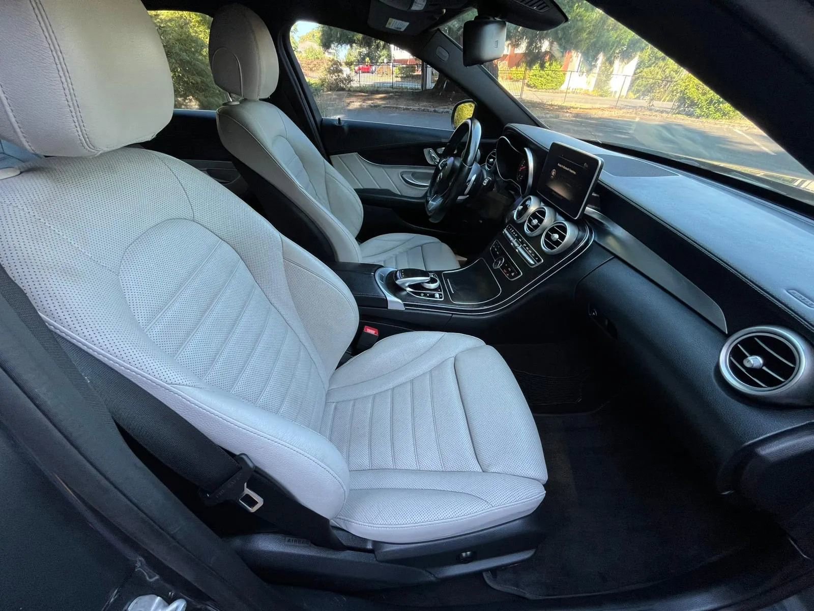 Used 2015 Mercedes-Benz C 400 4MATIC image 10