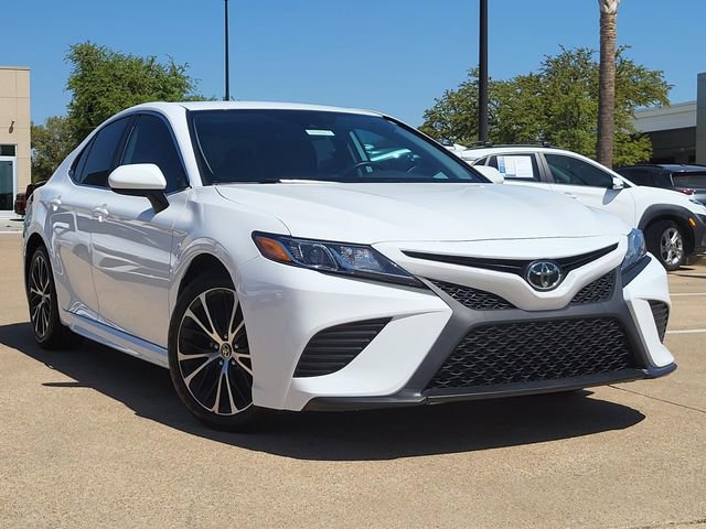 Used 2020 Toyota Camry SE w/ Carpet Mat Package