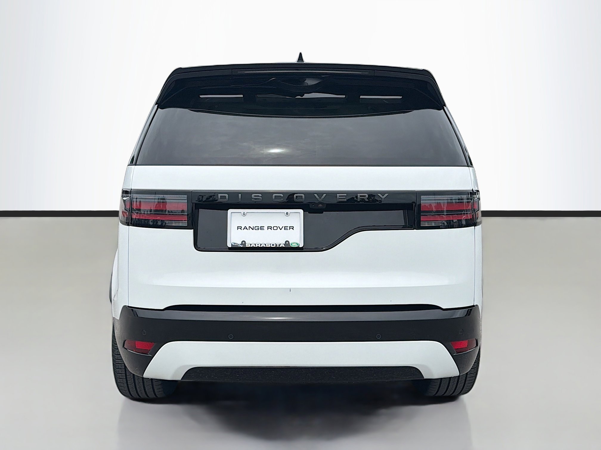 Used 2025 Land Rover Discovery Dynamic SE AWD/4WD image 4
