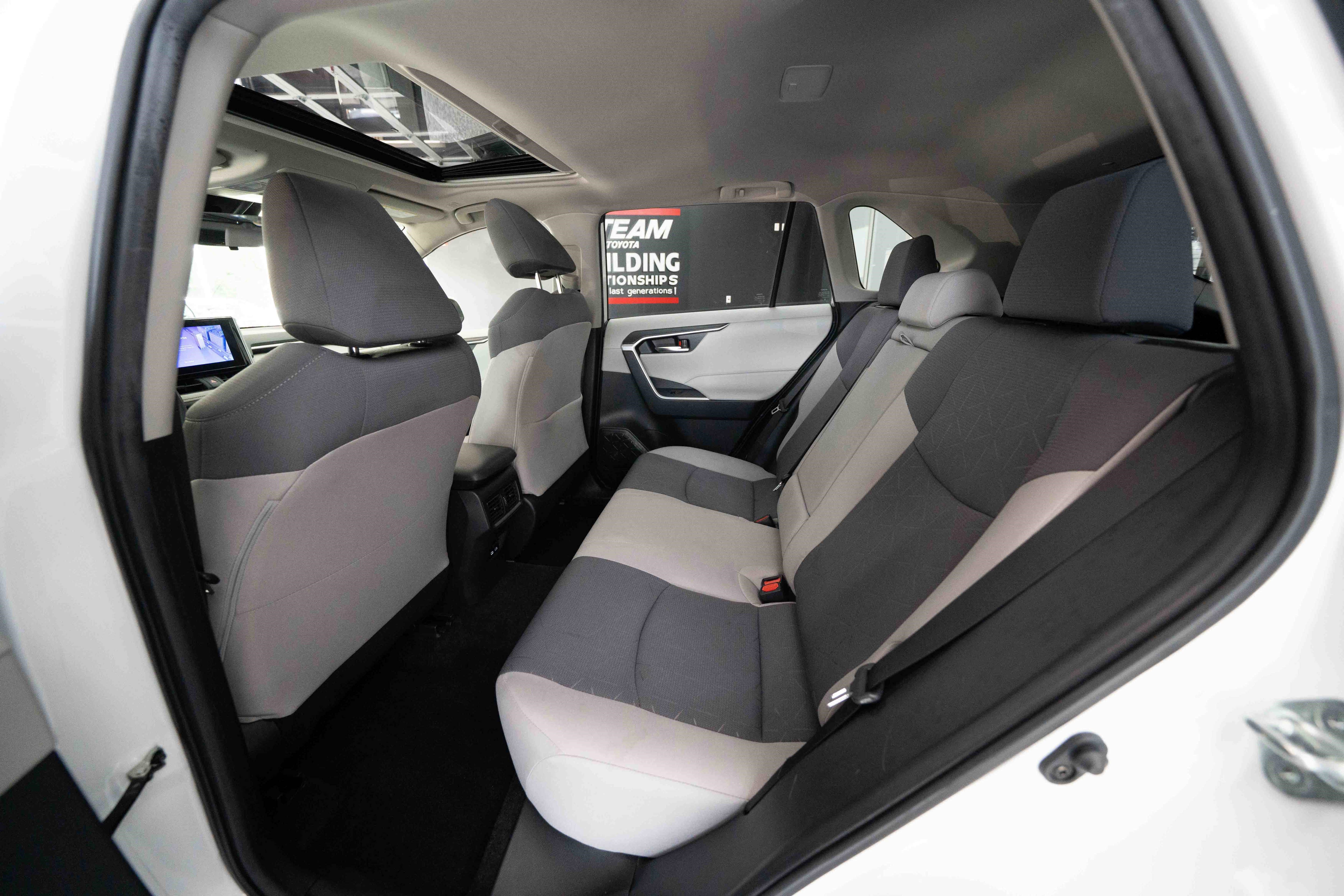 Used 2023 Toyota RAV4 XLE w/ Convenience Package AWD/4WD image 23