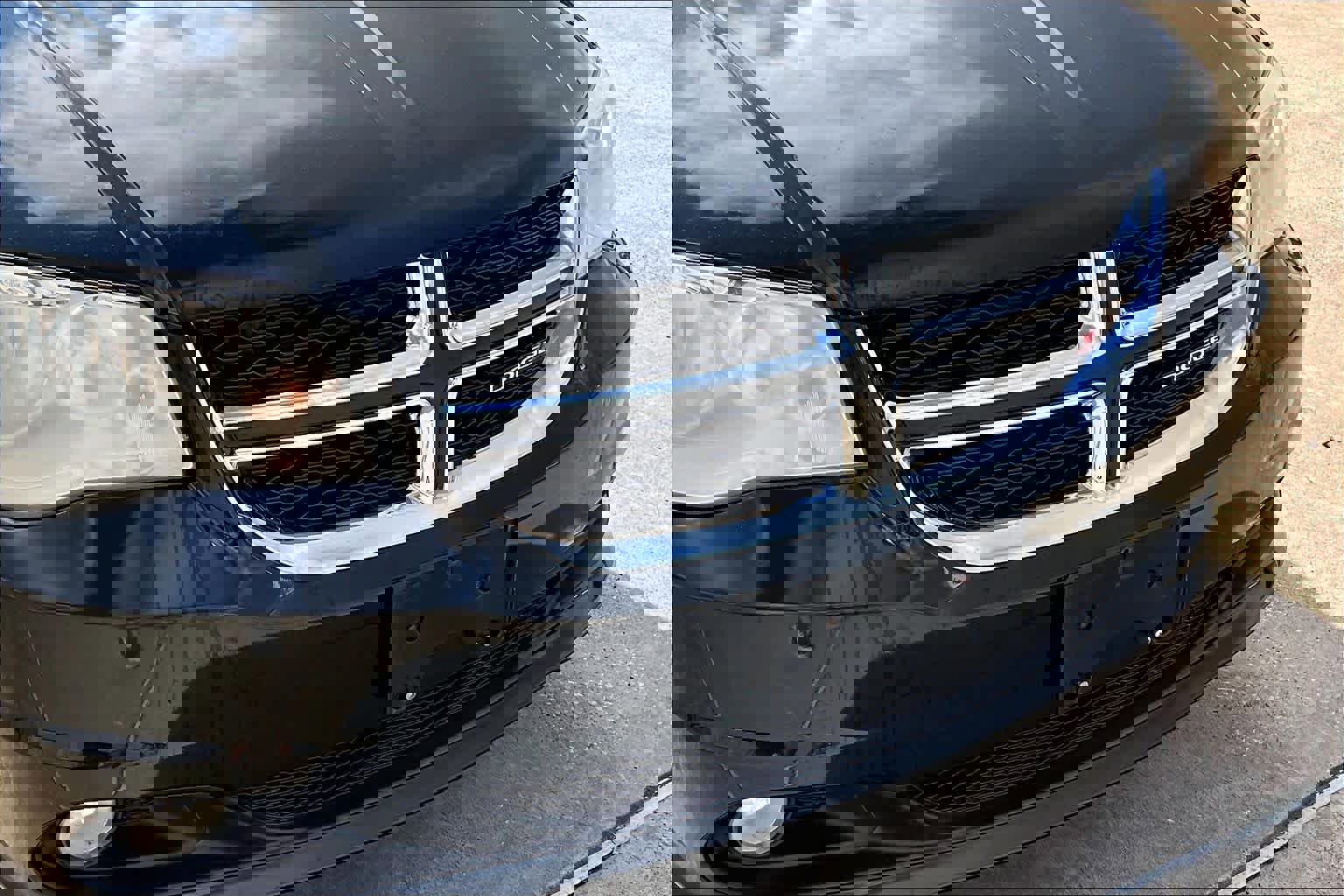 Used 2017 Dodge Grand Caravan SXT image 29