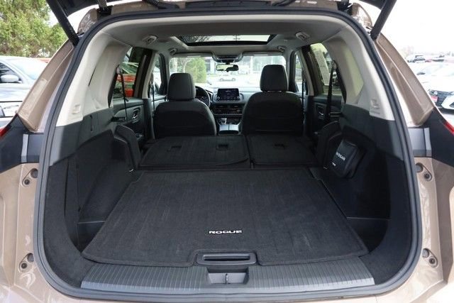 Certified 2025 Nissan Rogue SV w/ SV Premium Package image 9